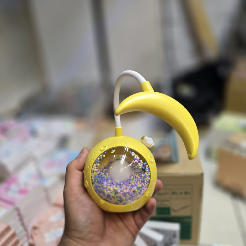 چراغ مطالعه طرح فضانورد زرد