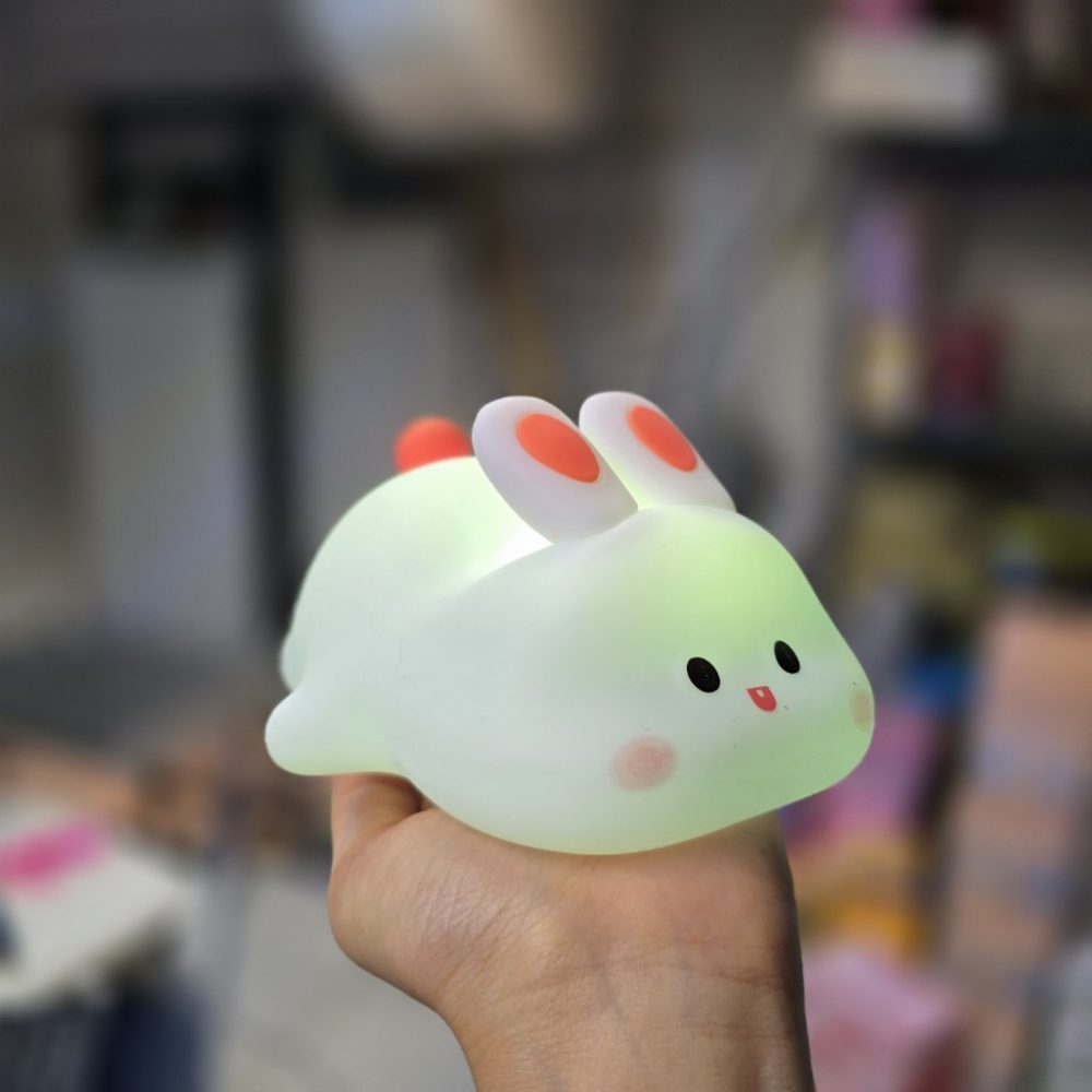 چراغ خواب سیلیکونی هفت رنگ طرح خرگوش خوابیده روشن