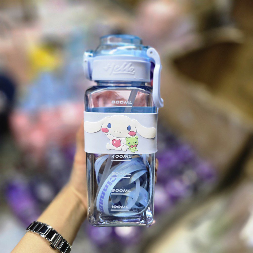 20251021_200415_copy_1024x1024 قمقمه 800 میل سینامورول دسته و بند دار