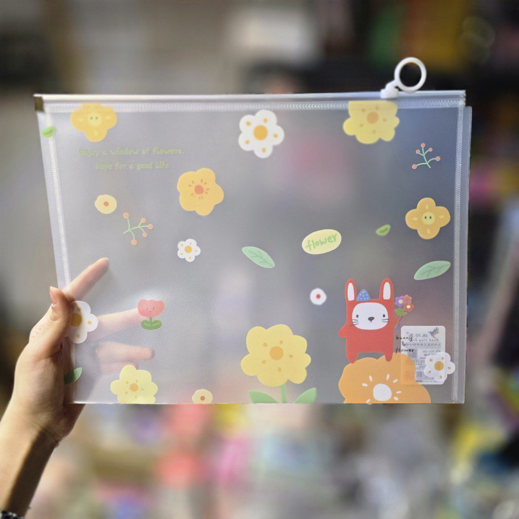 پوشه زیپی مغار دار سایز a4 خرگوش قرمز