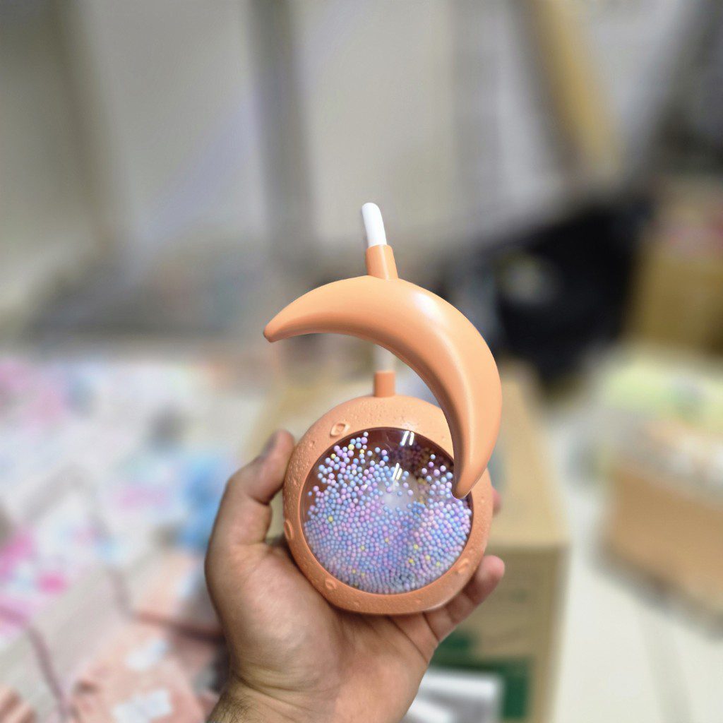 چراغ مطالعه طرح فضانورد صورتی