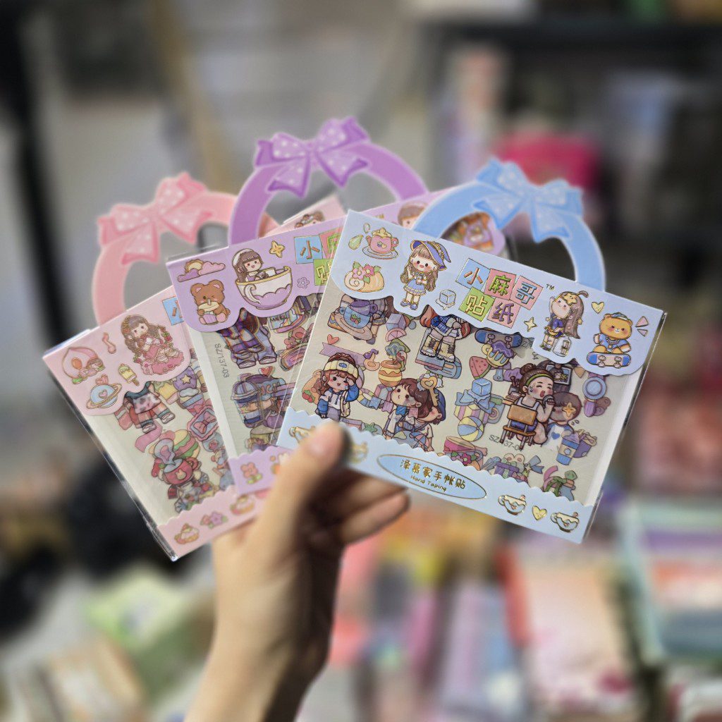 20251022_182508_copy_1024x1024 استیکر سه ورقی شفاف دختر