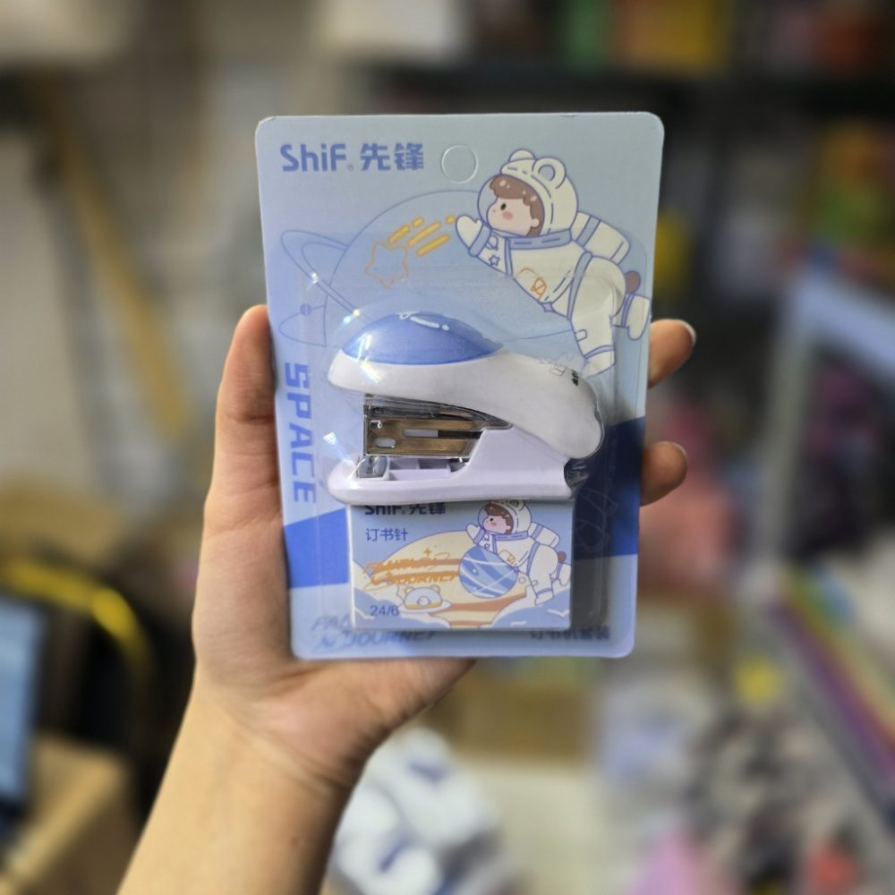 منگنه فانتزی فضایی همراه سوزن برند شیف آبی