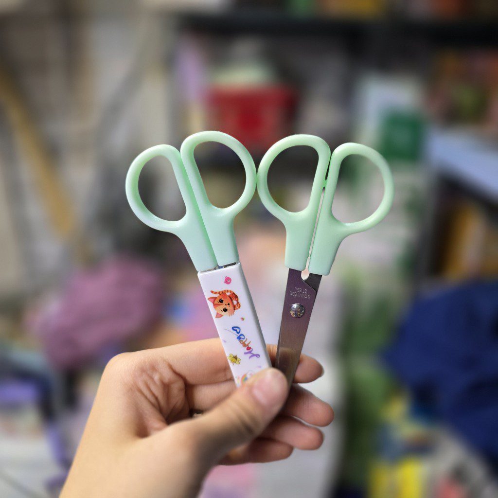 قیچی غلاف دار فانتزی رنگ سبز