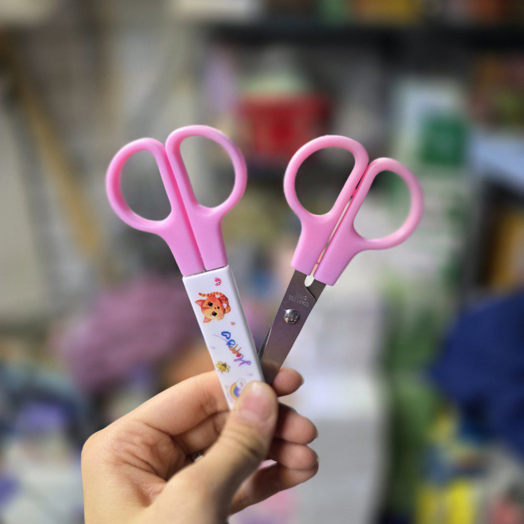 قیچی غلاف دار فانتزی رنگ صورتی