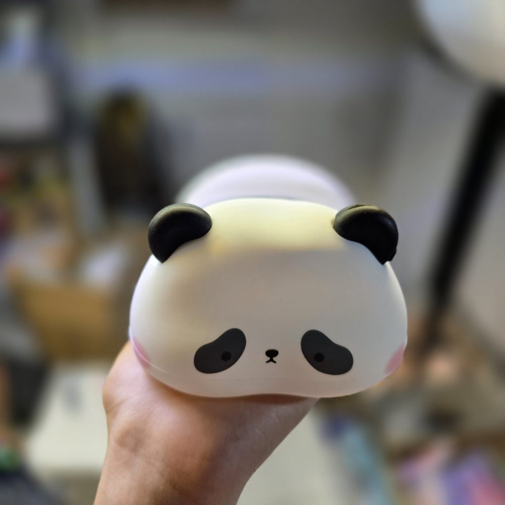 چراغ خواب سیلیکونی هفت رنگ طرح پاندا خوابیده جلو