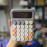 ماشین حساب طیف رنگی دکمه‌برجسته مدل RUNZON RZ-817