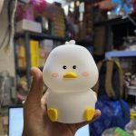 چراغ خواب سیلیکونی هفت رنگ طرح اردک نشسته