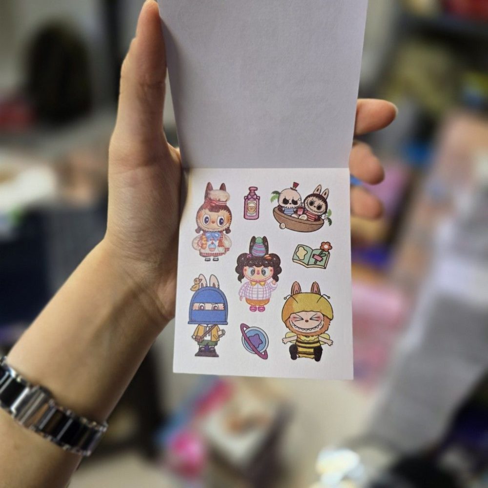 دفترچه استیکر 12 ورقی لبوبو داخل