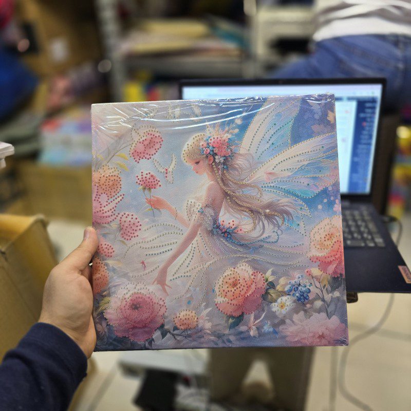 نقاشی الماسی سایز30در30بزرگسال سری فرشته کد08