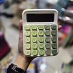 ماشین حساب طیف رنگی جعبه طلقی رنگ سبز - Image 2