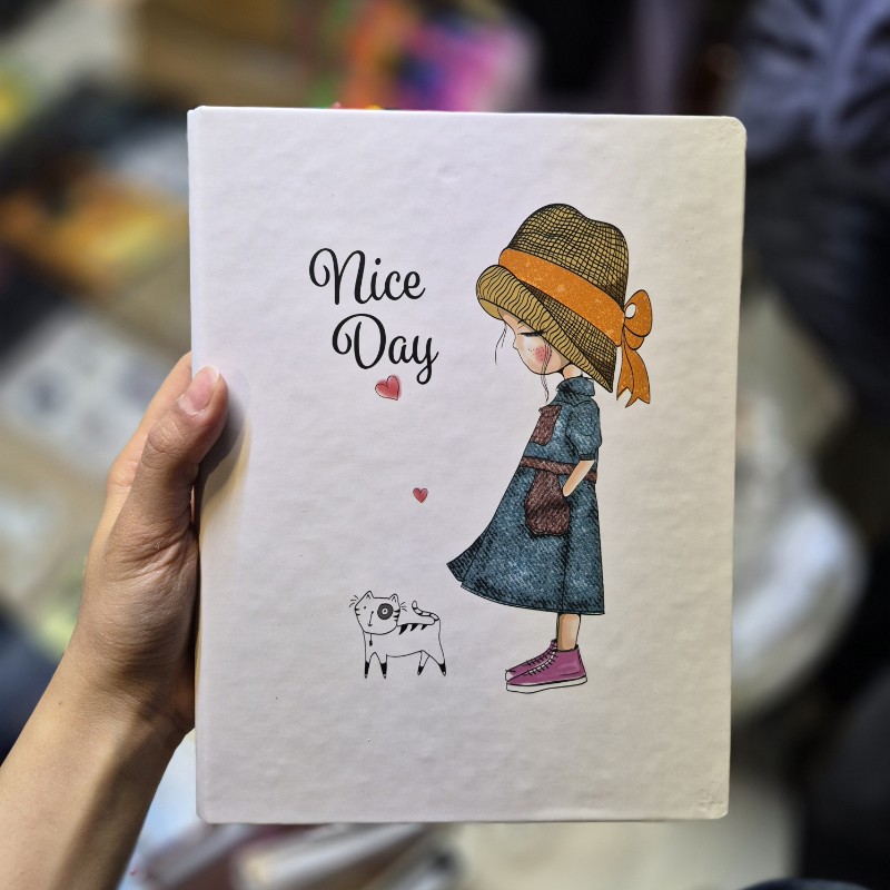 کلاسور 100برگ سایز A5 طرح دختر کلاهدار