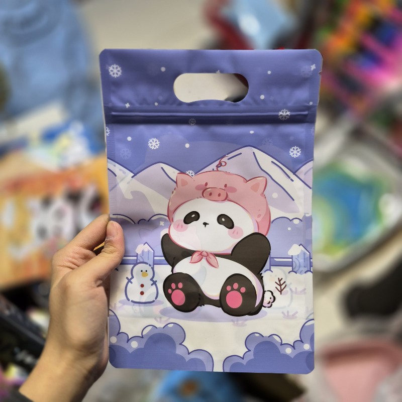 زیپ کیپ دسته دار پاندا و برف