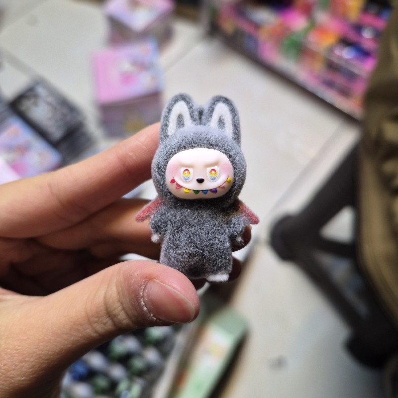 آویز سوپرایزی طرح لبوبو