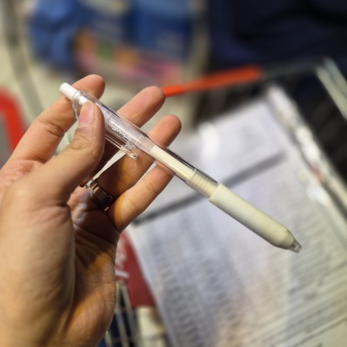 خودکار فشاری سفید اسکول فنز