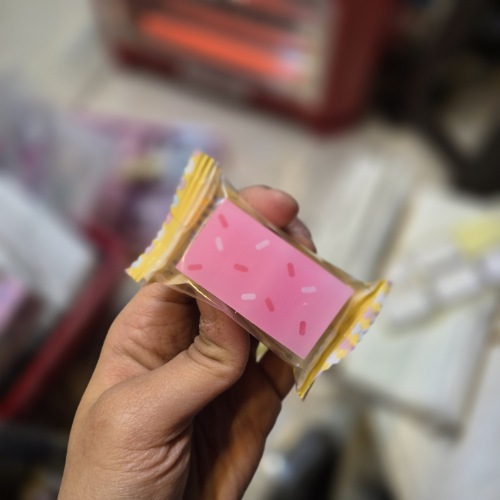 پاک کن طرح کیک صورتی