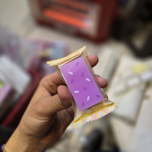 پاک کن طرح کیک بنفش